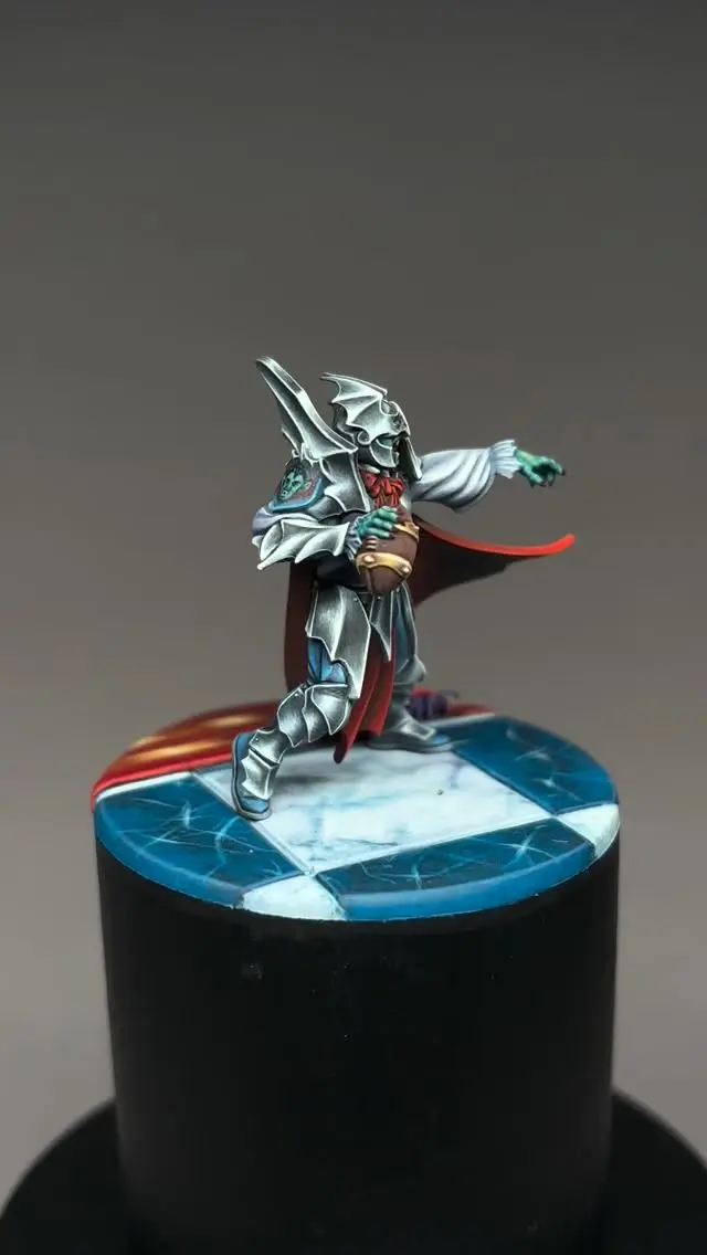 🩸 Sir Reggie Bloodwhite 🩸

Here is a 360° view of my Blood Bowl Golden Demon Entry 2025 which got me one of my three notable entries!

I really loved the idea and development of my Vampire pitch Base with a little spider under the rugg. 
The base is painted win 2 different styles of Marble and the Rugg is painted with a sponge to create a  texture.
I still had hundreds of more details in my mind for the carpet and floor. But the time was running out 😆

I named the Team: Green Pale Snappers as a parody of the @packers 🏈

Any idea which player could the name refer to? 🙃

#warhammer #bloodbowl #goldendemon #warhammerageofsigmar #gamesworkshop #nonmetallicmetal #nmm #miniaturepainting