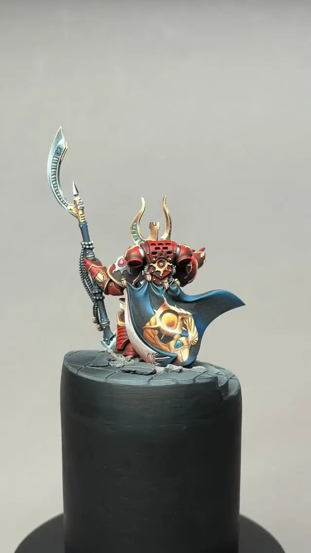 🪬 Ahzek Ahriman 🪬

Here a 360° vie of my Ahzek Ahriman miniature i have painted for Golden Demon 2025 in Essen.
I was really proud of this piece and especially about the freehand on the cape.

Was my first time to paint a freehand on a non flat surface. It was also the first time that I had to take care about the lighting on the freehand in case of the surface and overall setting! 😅

The whole competition was one of my best experiences since I’ve been start painting! I have learned so much in the whole journey finishing all three pieces, that it motivated and inspired me in so many ways!

Thanks to everyone who was part of this! ❤️

For the whole project I was using @artisopusltd Series S & M brushes with the sizes: 0, 00 and 000

#warhammer #miniaturepainting #paintingwarhammer #paintingminiatures #gamesworkshop #warhammerofficial #warhammercommunity #eavymetal  #spacemarines #spacemarine  #warhammer40k #thousandsons #warhammerthehorusheresy #horusheresy #nmm #nonmetallicmetal #grimdark #osl #goldendemon