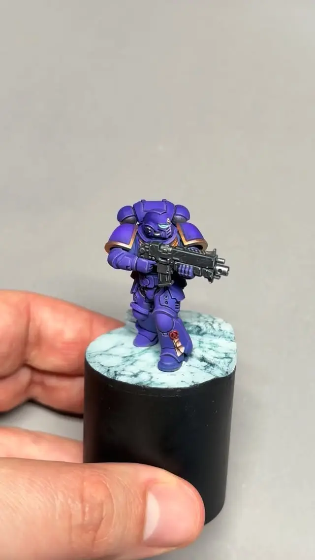 Less is more?! 

To be honest, I’m pushing myself to try something new! As some of you know, I struggle with perfectionism, often spending dozens of hours on a single mini. This project is all about simplicity – using minimal colors, focusing on color theory and contrast, and experimenting with airbrushing and color shifting. I’m limiting myself to 2-3 hours max. What do you think of how it’s turning out so far?

#warhammer #warhammer40k #miniaturepainting #paintingwarhammer #warhammercommunity