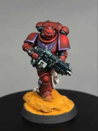 🔍 Close-up details of the latest Crusader test model.

These shots really show how the refinements are coming together. The blue TMM on the armor and the updated weapon casing colors have much more depth up close, and I’m happy with how they support the overall chapter identity.

Every test miniature teaches me something new, and each iteration makes the next one stronger. There’s still plenty to refine, but seeing the details at this scale is a great reminder that the process is paying off.

What catches your eye the most in these close-ups? Anything you’d tweak before I move on to the next test model?

#warhammer40k #warhammer #paintingwarhammer #warhammercommunity #miniaturepainting